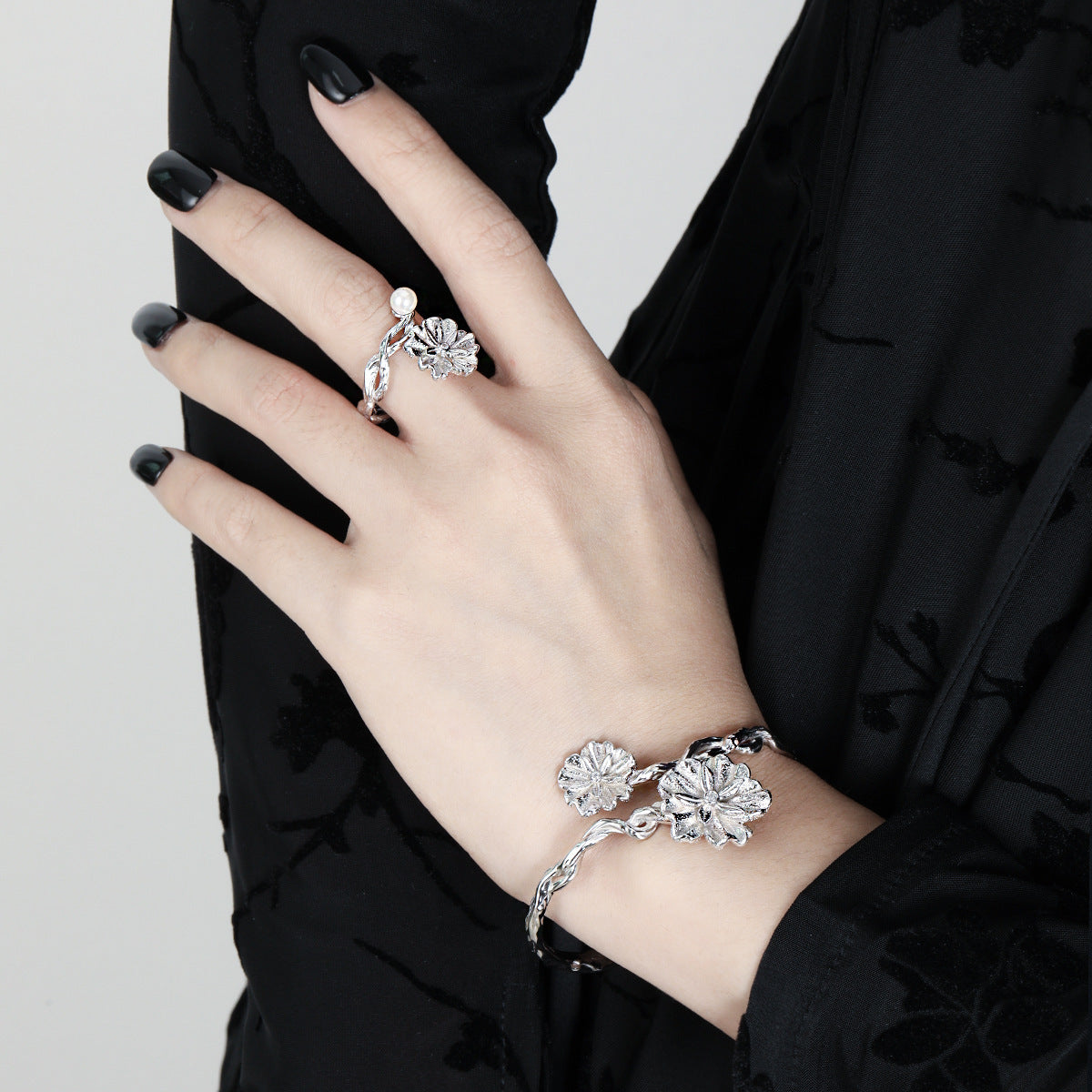 Girl Twisted Beautiful Flower 925 Sterling Silver Open Bangle