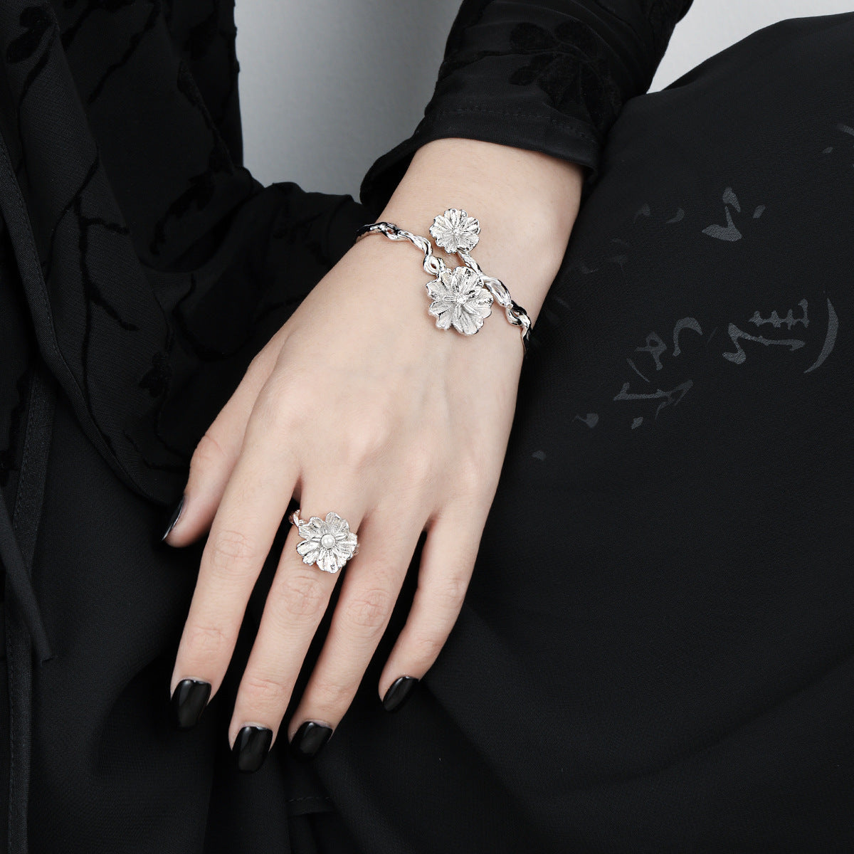 Girl Twisted Beautiful Flower 925 Sterling Silver Open Bangle